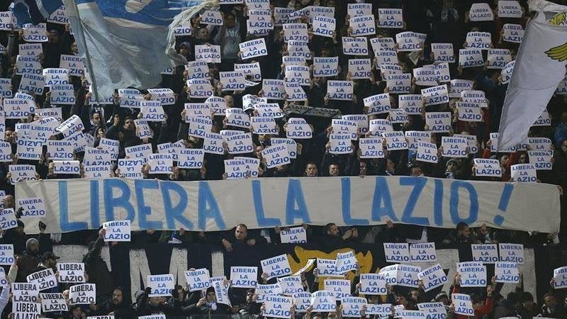 MattiaFM's tweet photo. oggi più che mai
#Sslazio #Lotito #Sarri https://t.co/9IBWIITcY7