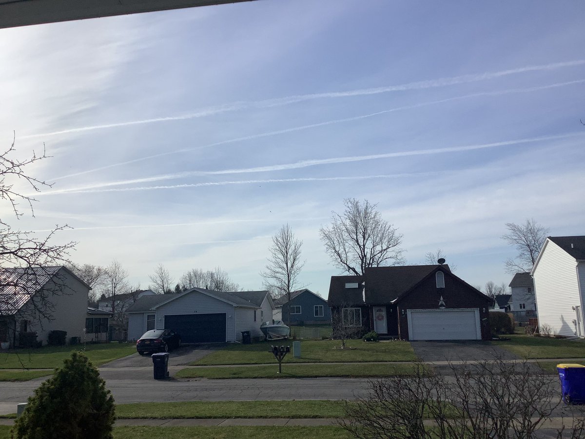 HappyBigGrin's tweet photo. What a pretty white sky.
                                            ~ Said no one ever 

✈️💨☠️😶‍🌫️😮‍💨🤧🤒

#SkyBastards
#chemtrails 
#ClimateCrisis 
#SolarRadiationManagement
#CloudSeeding https://t.co/fw2hmX0ygi