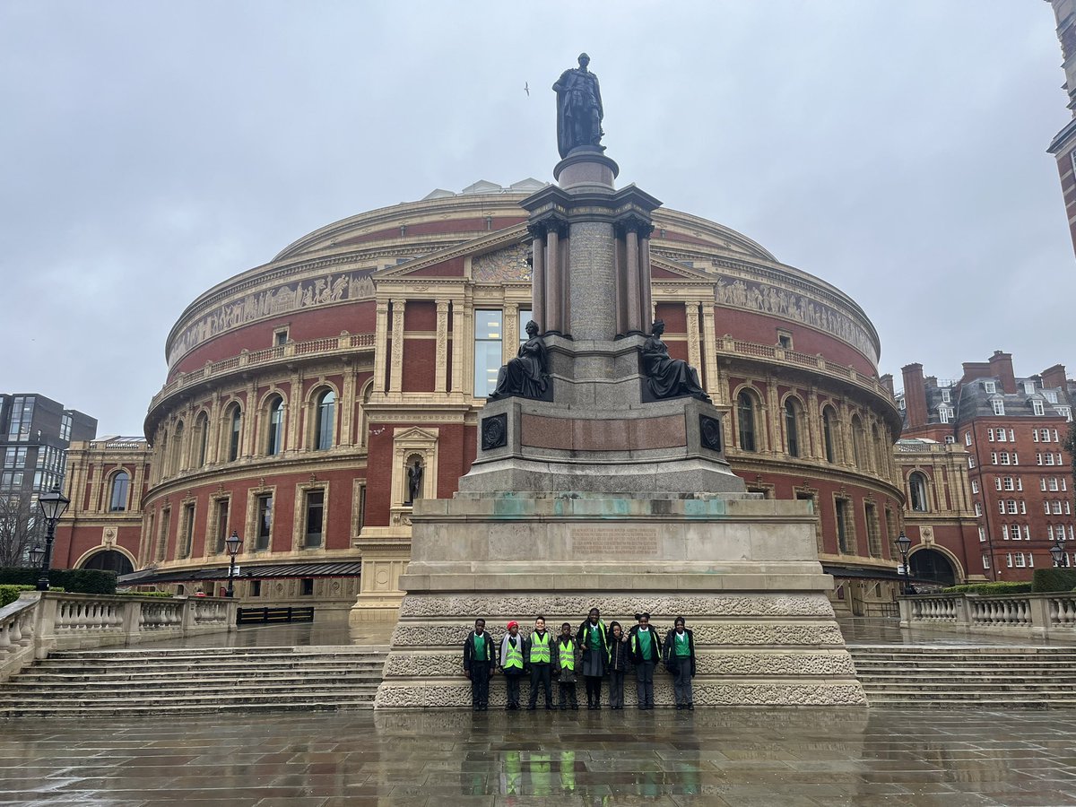 We are very excited to be at the @RoyalAlbertHall for the #PromsPraiseforSchools today! We have a sparkle in our eye and can’t wait to have a sing! @HtYear5 @HolyTrinityN17 @LDBSLAT