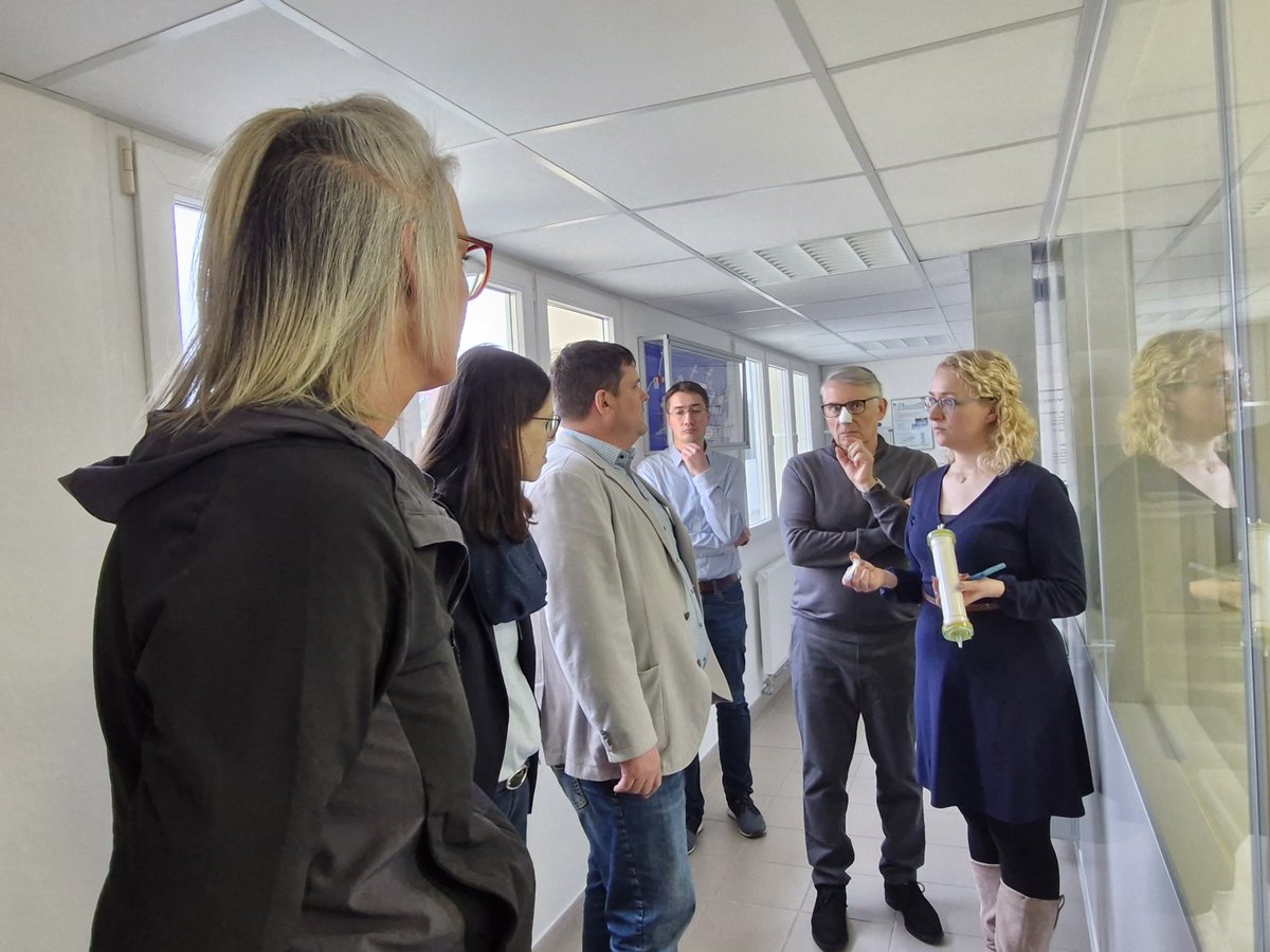 amt_cellab's tweet photo. Today we had a visit from the mayor of the town of Radeberg, Mr. Frank Höhme and the economic officer of the town of Radeberg, Ms. Klaudia Deuchert. Thanks for your visit and your interest in our company. We hope to continue our good cooperation in the future!  #StadtRadeberg https://t.co/HDsdISGDRT