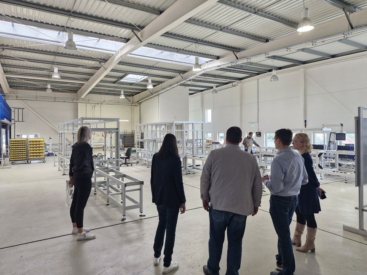 amt_cellab's tweet photo. Today we had a visit from the mayor of the town of Radeberg, Mr. Frank Höhme and the economic officer of the town of Radeberg, Ms. Klaudia Deuchert. Thanks for your visit and your interest in our company. We hope to continue our good cooperation in the future!  #StadtRadeberg https://t.co/HDsdISGDRT