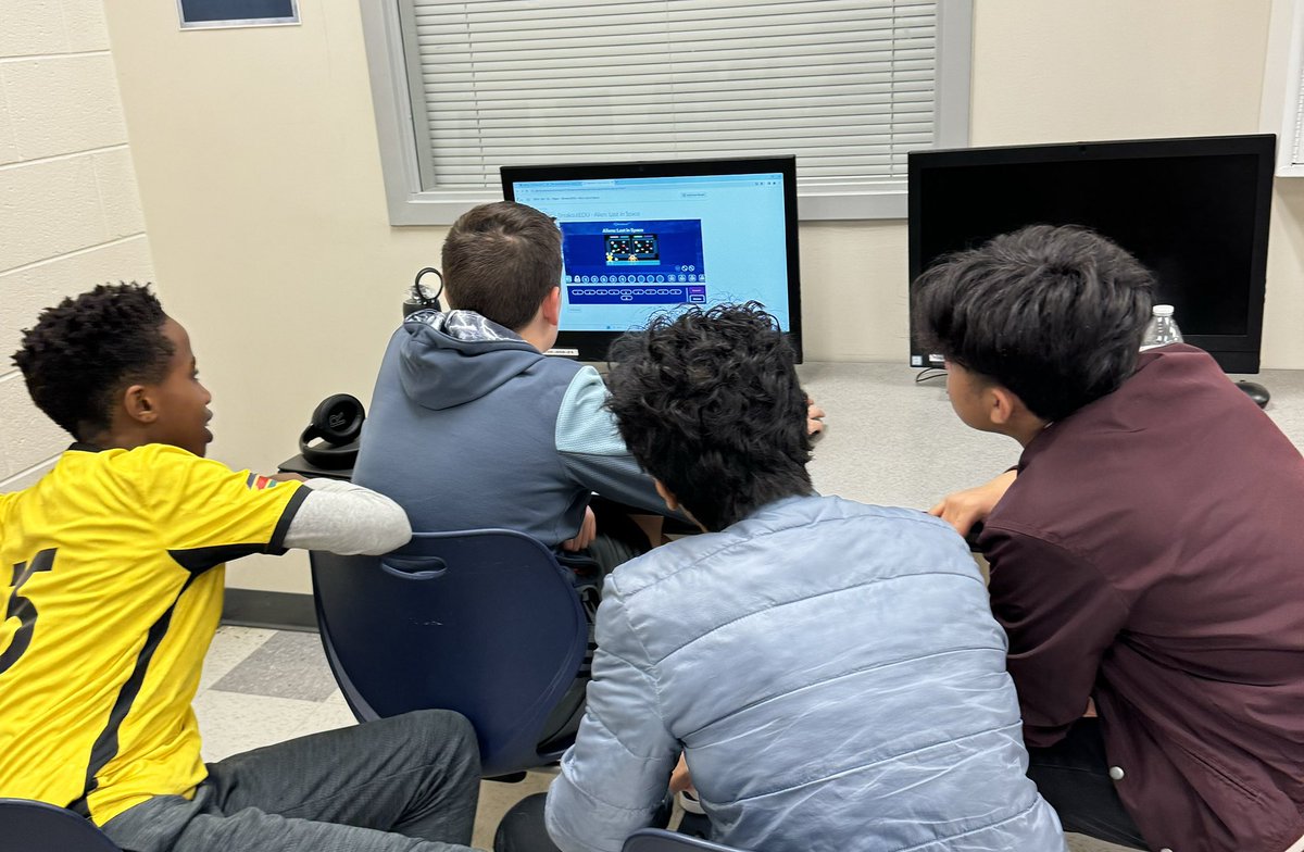 efmoore's tweet photo. In 8th Computer Science, we had a class discussion about @SpaceX landing this morning &amp; took on a challenging space related @breakoutEDU 
🚀 🌖 🌎 #CoolClassAlert https://t.co/4FkqZ9VvHZ
