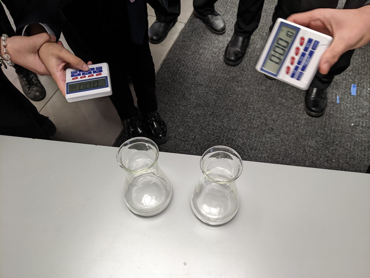 MA_ScienceDept's tweet photo. BSW Day 1: In our mini-science show students watched the race between two iodine clocks to see which would be faster! ⚗️🧪 #BSW #Time

@KEV_Science 
@McrAcademy https://t.co/xCrClzRTej