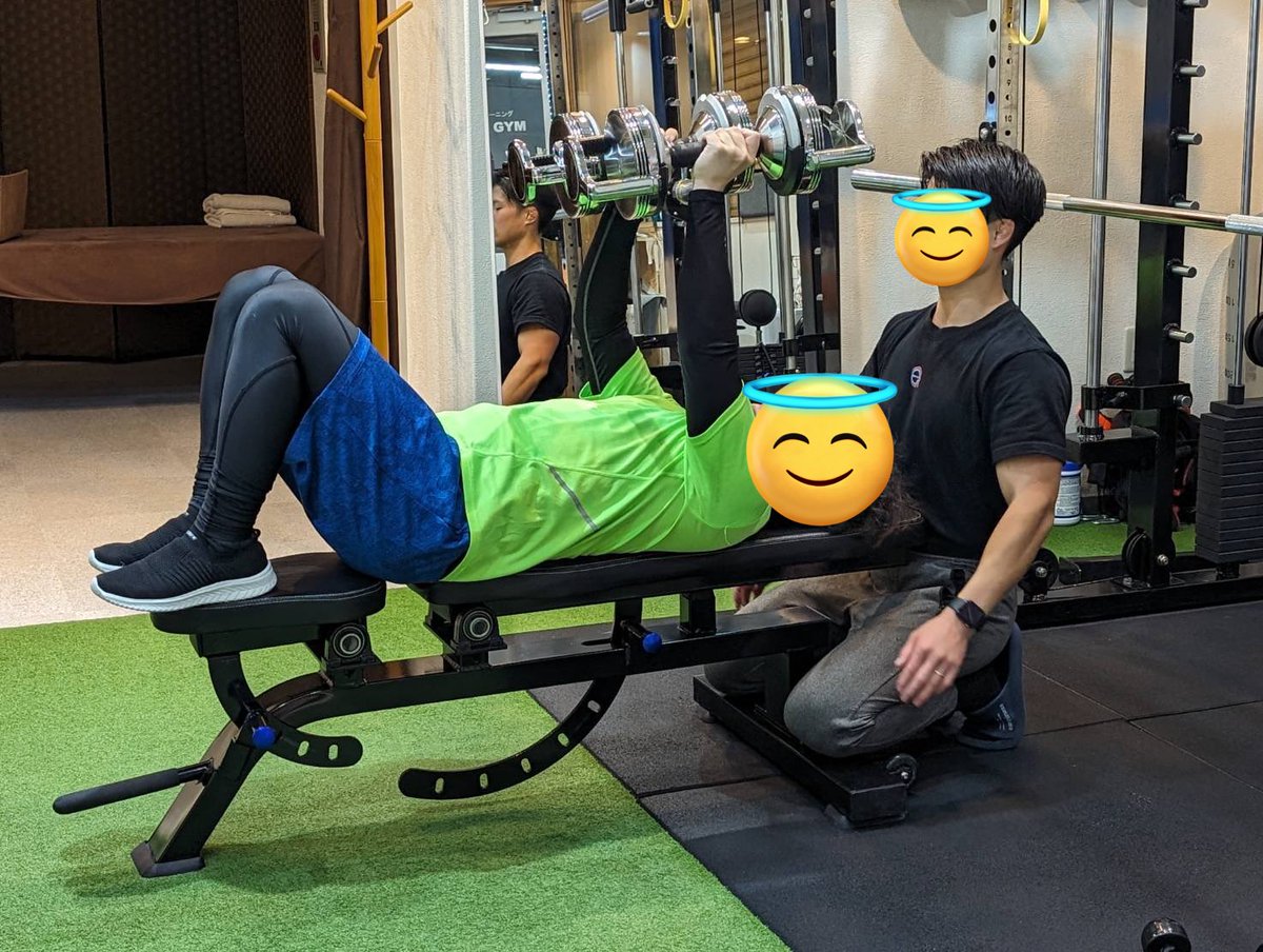195_55_r15's tweet photo. ベンチプレス70キロ上がるようになってきた!さらなる高みを目指して胸筋をデカくしていきます
#EXTRAGYM https://t.co/0aOJ3hP18t