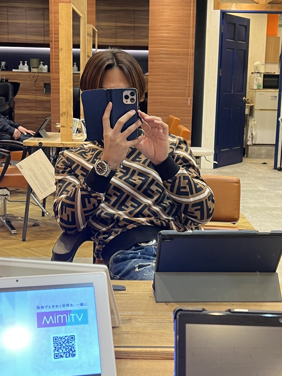 kinoyo___'s tweet photo. まぁ新しいベンツ買った
サンルーフ付きにした
現場からは以上 https://t.co/9r0DowmJdY