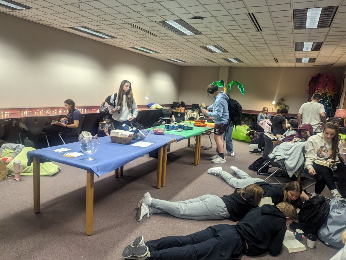 Our mini Reading Retreat was a success!
winners are...
Racheal for the most pages read
and
Ivan for the most blocks attended

#ReadingRetreat
<a href="/ChestertonHS/">Chesterton High</a>