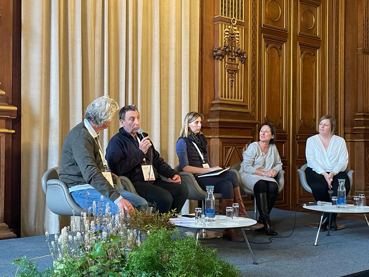 Ce mardi 12 mars, Un Plus Bio s’invite à la table des Rendez-vous de la restauration collective durable de la ville de Paris ! 
Stéphane Veyrat, directeur d’Un Plus Bio, anime la table ronde sur l'approvisionnement de la restauration collective en viandes durables et de qualité.