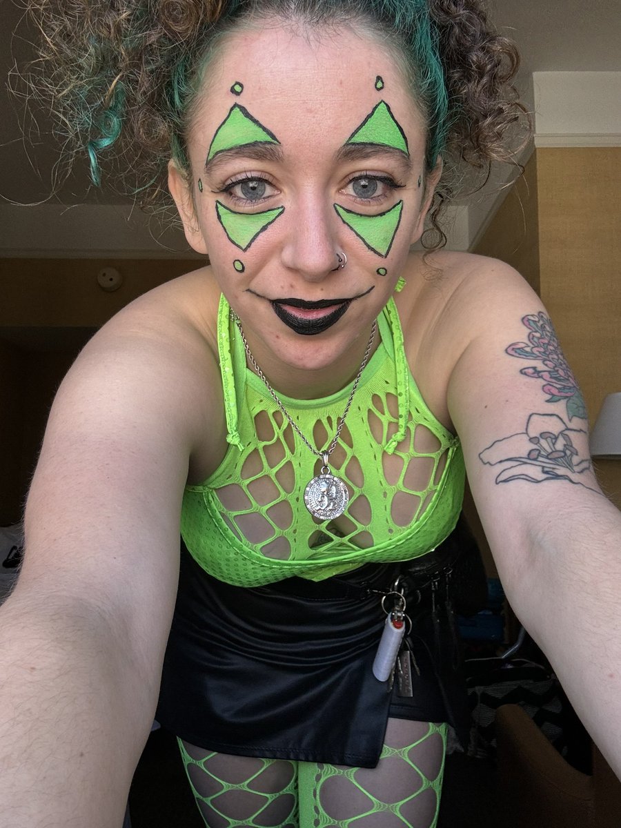 Madam_momo_117's tweet photo. Do you clown around? 🤡

https://t.co/3bKqfRGJjw

#clown #clownaround https://t.co/BLr40Xl7bC