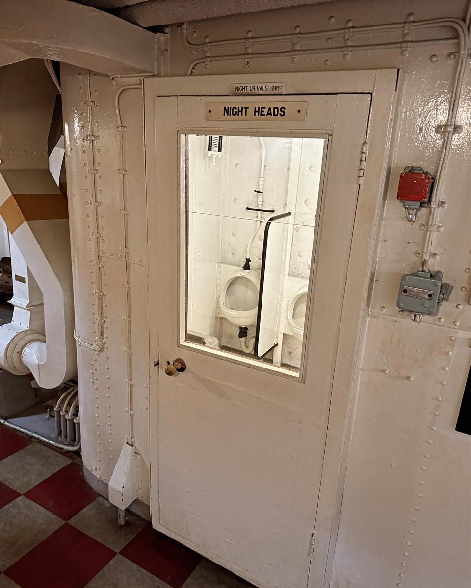 <a href="/MuseumToilets/">MuseumToilets🏛🚽</a> on tour at HMS Belfast <a href="/I_W_M/">Imperial War Museums</a> 🏛️⚓️🚽#museumtoilets