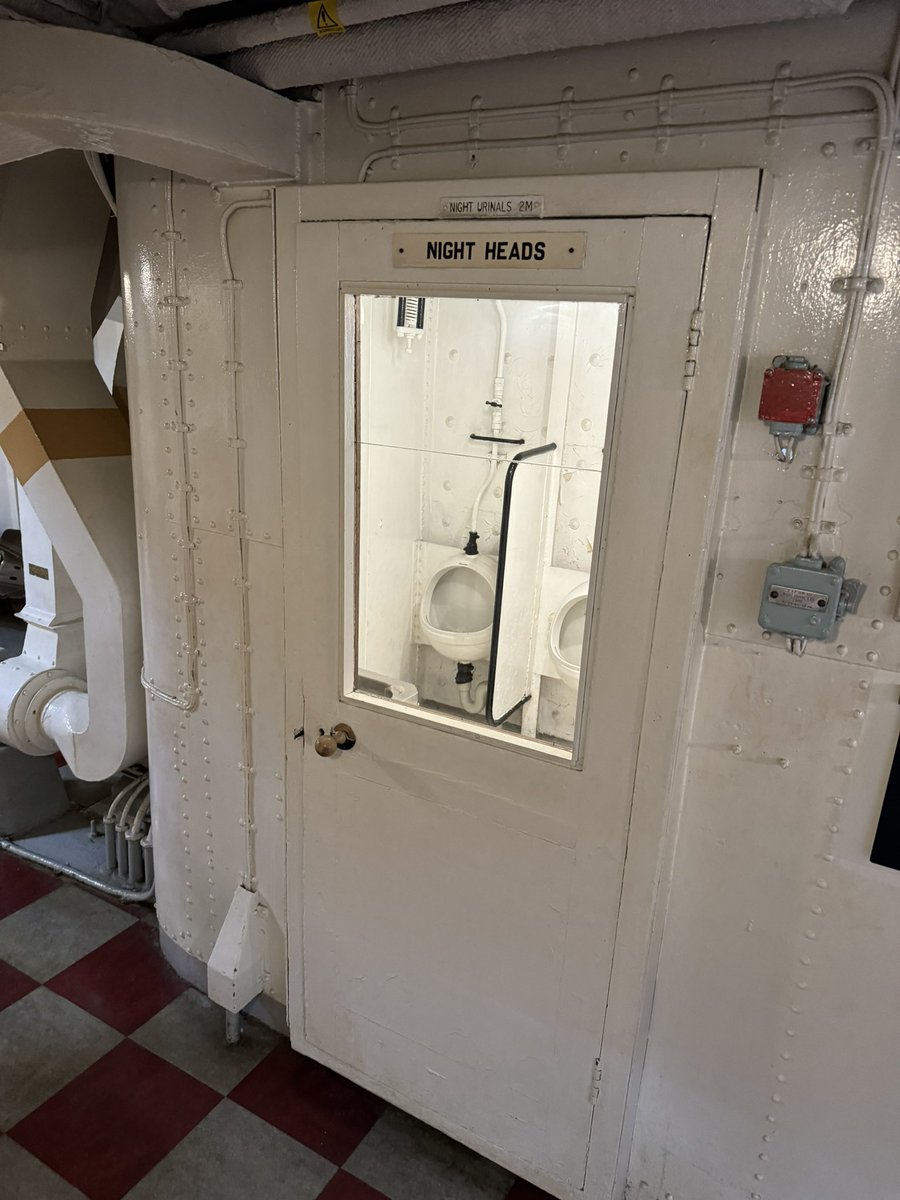 MuseumToilets🏛🚽 tweet media