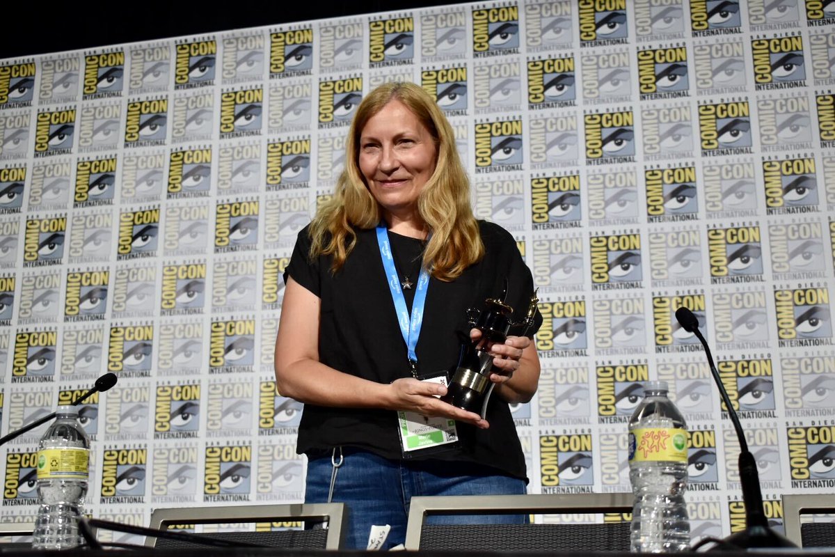 WBDlife's tweet image. From Harley Quinn to Wonder Woman, @DCOfficial has a storied history of amplifying strong, smart, wonderfully complex female characters – and no one knows that better than DC Comics Editor-in-Chief Marie Javins. Read her full #WomensHistoryMonth Q&amp;amp;A here: careers.wbd.com/global/en/blog…