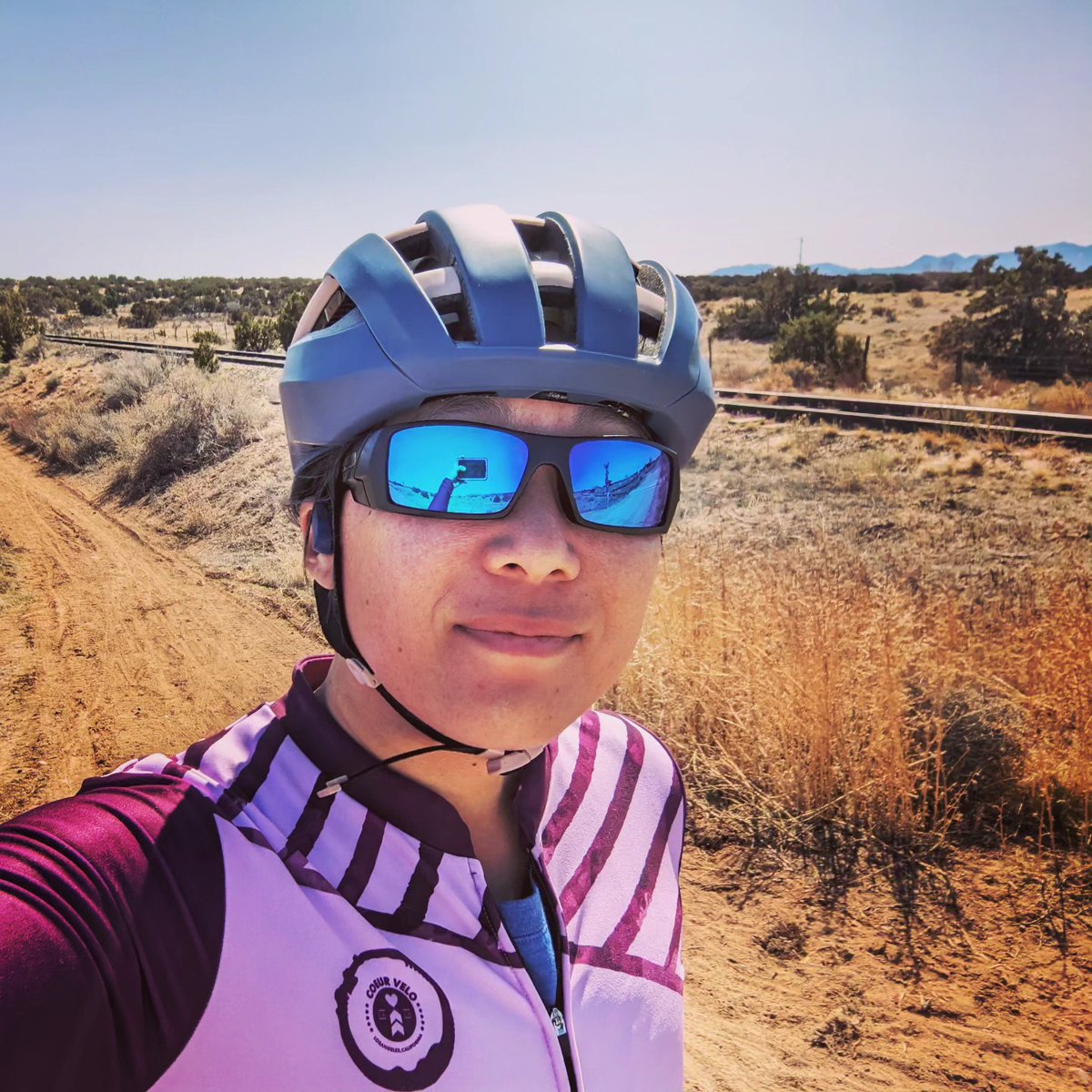 I got down and dirty on my gravel bike for my first outdoor ride of the year! Despite the wind, I had a blast riding around. More dirt adventures ahead as I prep for my first gravel race at @sbtgrvl! #minitriathlete #marathontraining #gravelride @CoeurSports @girlsgetgritty