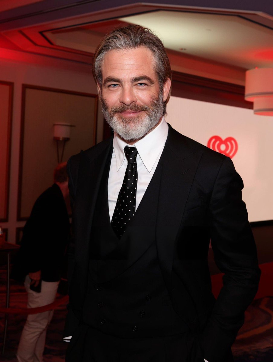 chrispine_love's tweet photo. 빡세게 그루밍한 팡니 진짜 최고야... (Mar. 11, 2024)

#ChrisPine #AdLucem #SXSW #iHeartPodcastAwards #크리스파인 https://t.co/AxQjo2VyvT