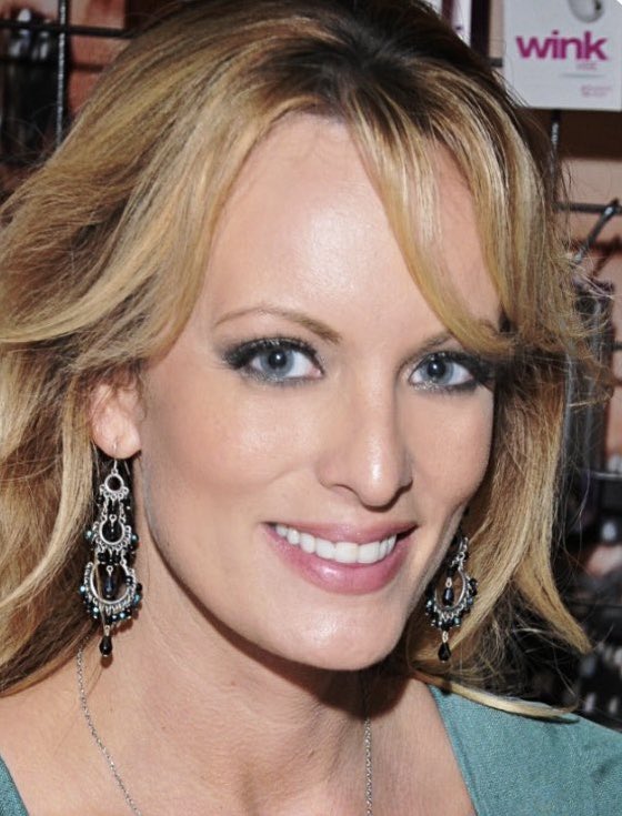 When I see this picture of Stormy Daniels, I see a strong, smart, BRAVE and beautiful woman. Drop a ❤️ and Repost if you support Stormy!