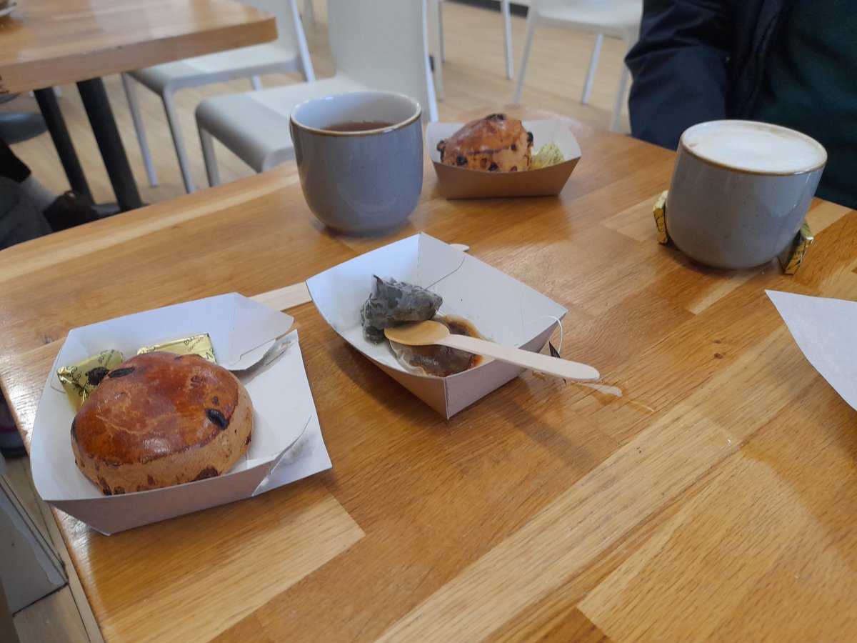 Hartsema11's tweet photo. @marksandspencer Ummm... A trial of no plates or saucers !?!?! Not really a winner in mine (or my Dad's) books. Felt like a fast food place 😆. https://t.co/n8Ud8HvQGQ