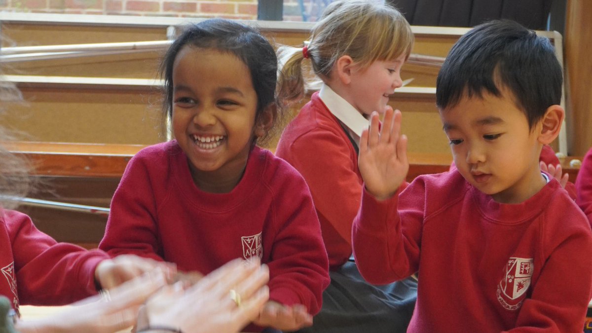 🐉🥁The children in Nursery and Reception were immersed in a festival extravaganza from Earthsong Music. There were stomping Lion dances and swirling dragon dances with drumming . The children were thrilled to get dressed up and get involved #newlandhouse #EYFS @EarthsongMusic