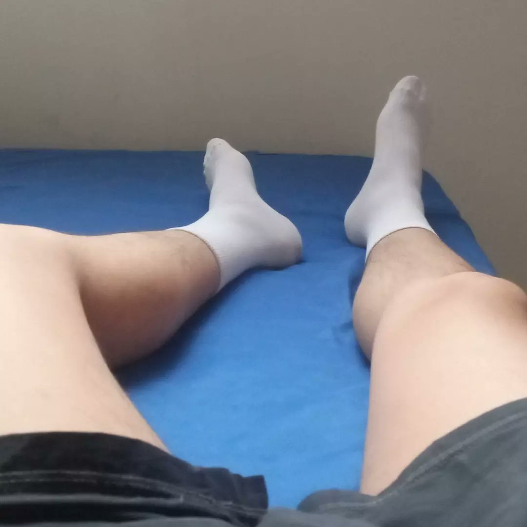 Jacksocks16's tweet photo. #whitesocksfetish #sniffmysocks #smellmysocks #fetichecalcetinesblancos #feetsmen #socksmen #socksfetish #gaysocks #socksguy https://t.co/1t1ttxouDD
