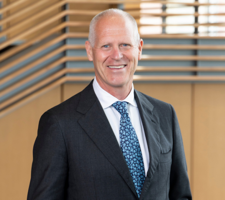 VanderbiltOwen's tweet photo. Dive into the first 6 months of Dean Steenburgh's journey at Vanderbilt Business! From building connections in Nashville to fostering entrepreneurship, learn how Dean Steenburgh is shaping the future of business education: https://t.co/pL5XWt5tCQ https://t.co/Z11GgdDzP1