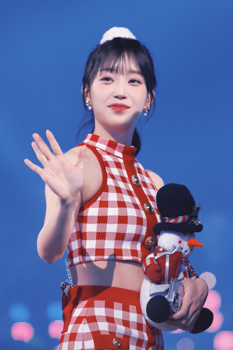 CHINASuminbar's tweet photo. 秀珉呐！生日快乐🎂

#STAYC 
#수민
#SUMIN 
#HappySuminDay https://t.co/i1zZbCa7Of