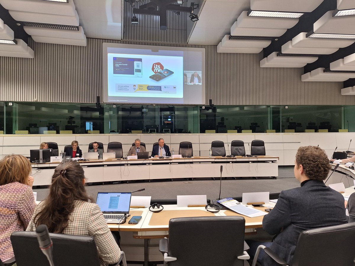 46% van de Belgen is digitaal kwetsbaar.De digitale kloof dreigt gezondheidskloof nog te vergroten.Tijdens conferentie georganiseerd door de Belgische mutualiteiten samen met <a href="/RIZIV_INAMI/">RIZIV</a> wijst @GorpLuc op uitdagingen van digitalisering. #DigitalInclusion4health