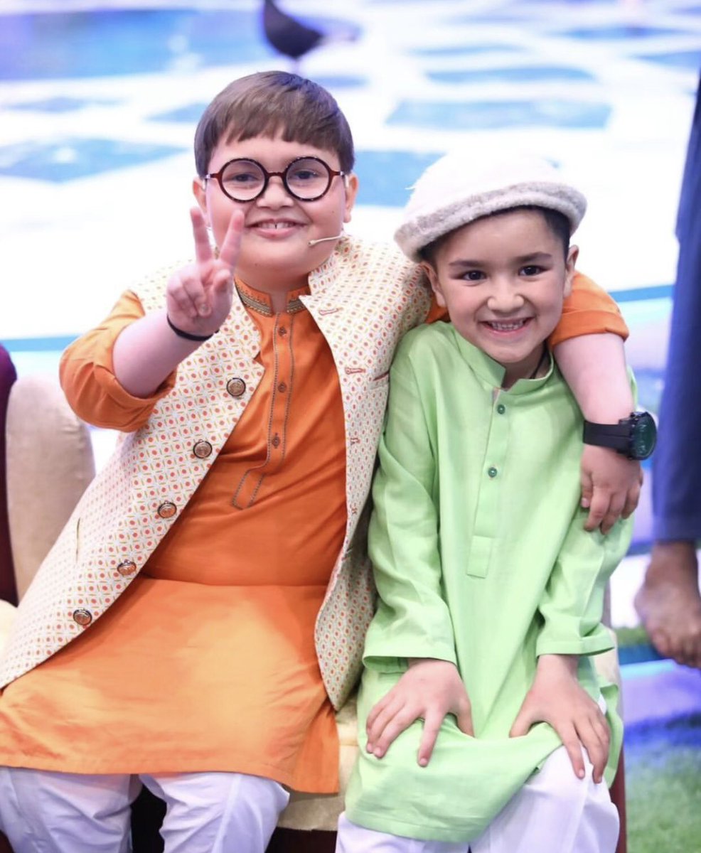 Cute Ahmad Shah and youngest youtuber Shirazi on the sets of Waseem Badami's Shan-e-Ramzan ✨

#AhmadShah #Shirazi #WaseemBadami #ShanERamzan