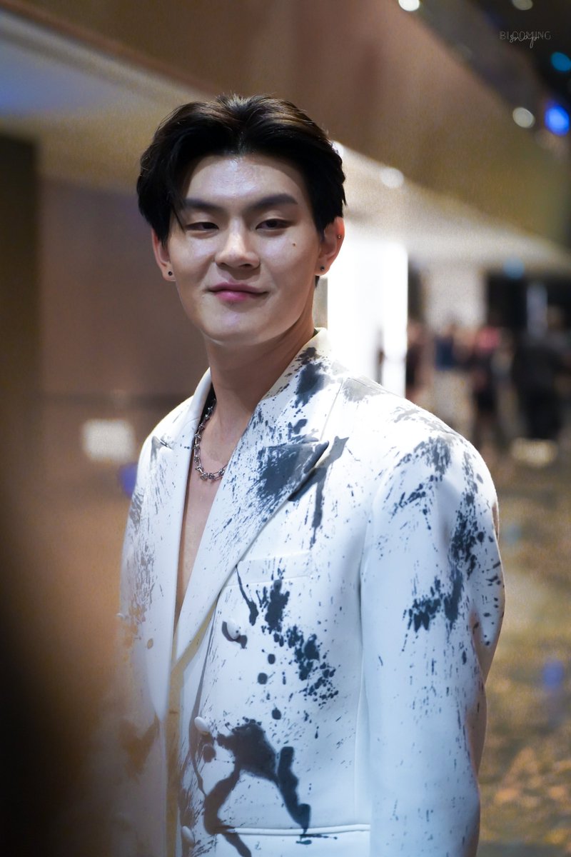 blmingg's tweet photo. วันนี้พี่ชูหล่อมากๆเลยอะ หล่อจริงๆน้าา
#TheGuitarMagAwards2024
#ShulunPRIMETIME #PRIMTIMEth https://t.co/oLDbq9NzvN