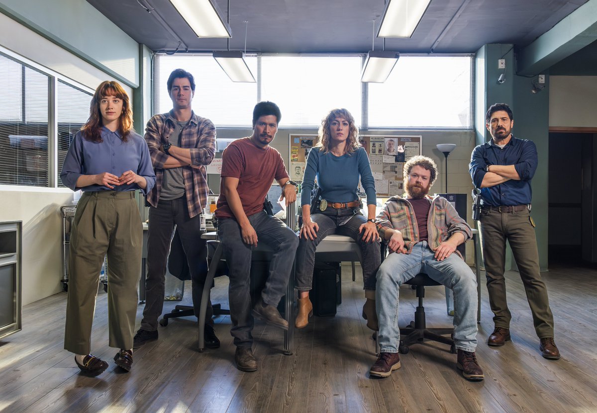 ¿Series policiales? ¡Síii! 'Gringo Hunters' será una serie de ficción inspirada en hechos reales llena suspenso y misterios por resolver. Dirigida por Adrián Grünberg, Alonso Álvarez, Jimena Montemayor y Natalia Beristain. Comenzó producción y llega en 2025. Solo en Netflix.