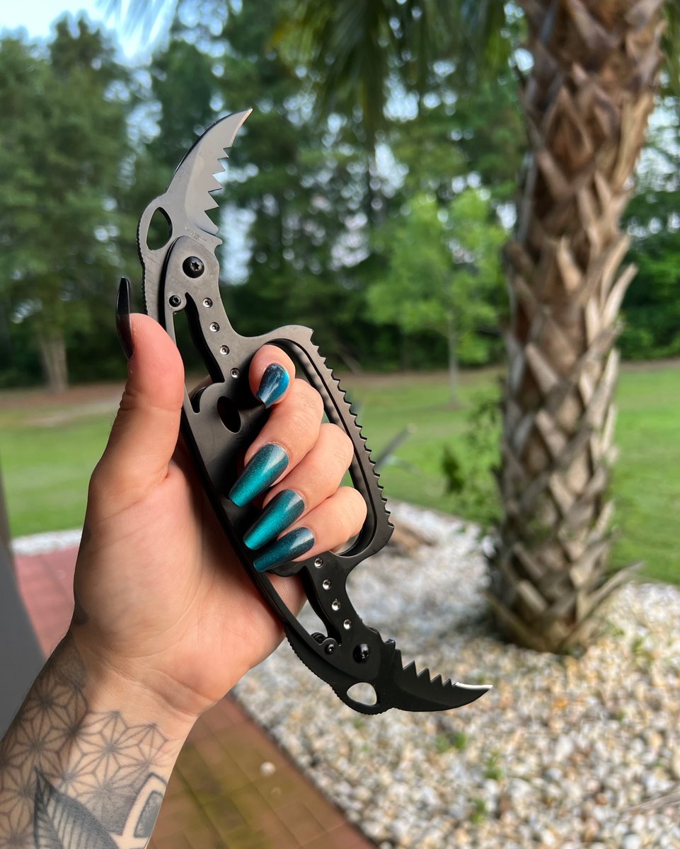 Alien Outfitters tweet media