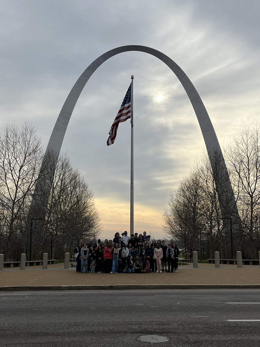 Our 2024 Seniors are having a great time on the Senior Trip. Check them out at our annual St. Louis Arch picture!