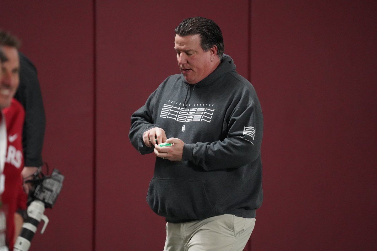 Bill keeps that thang on him