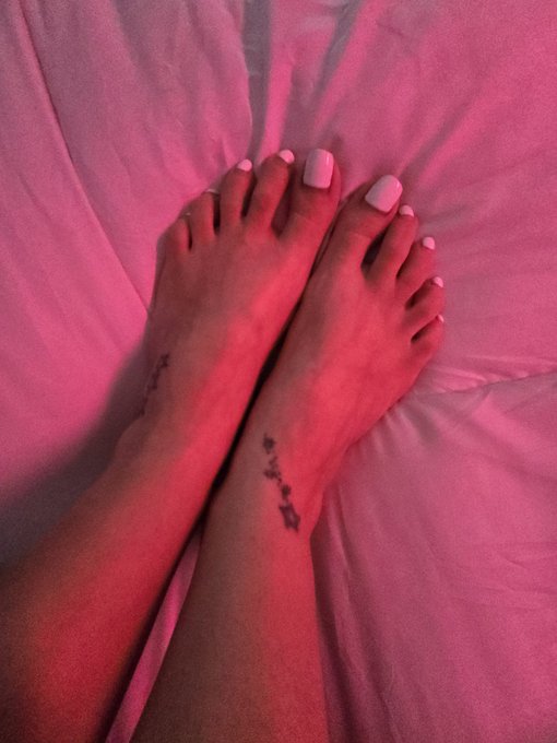 Demon time feet 😈 https://t.co/hhUfWuSngs<a href="/tag/exxxotica"class="tags"><span>#exxxotica</span></a><a href="/tag/camgirls"class="tags"><span>#camgirls</span></a><a href="/tag/chaturbate"class="tags"><span>#chaturbate</span></a>