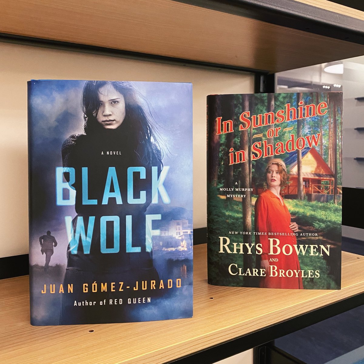 Happy #pubday to IN SUNSHINE OR IN SHADOW by @Rhysbowen and Clare Broyles, and to BLACK WOLF by Juan Gómez-Jurado ! Look for them in the finest of bookstores!