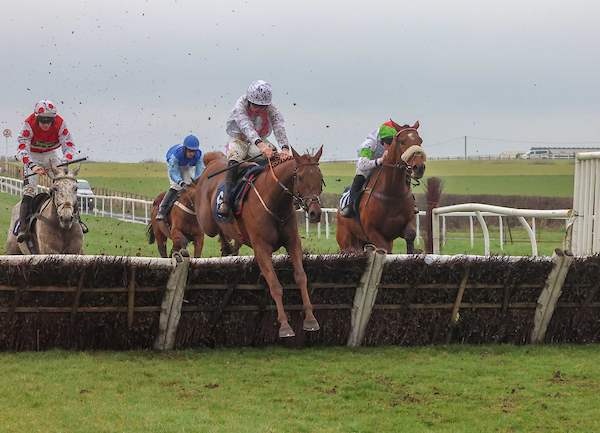 RACE 2: @bettingbetuk Free Bets Novices' Limited Handicap Hurdle 🏆 Plaisir Des Flos Winning jockey: Jack Hogan Winning trainer: Fergal O'Brien Winning Owner: Dr Simon Gillson