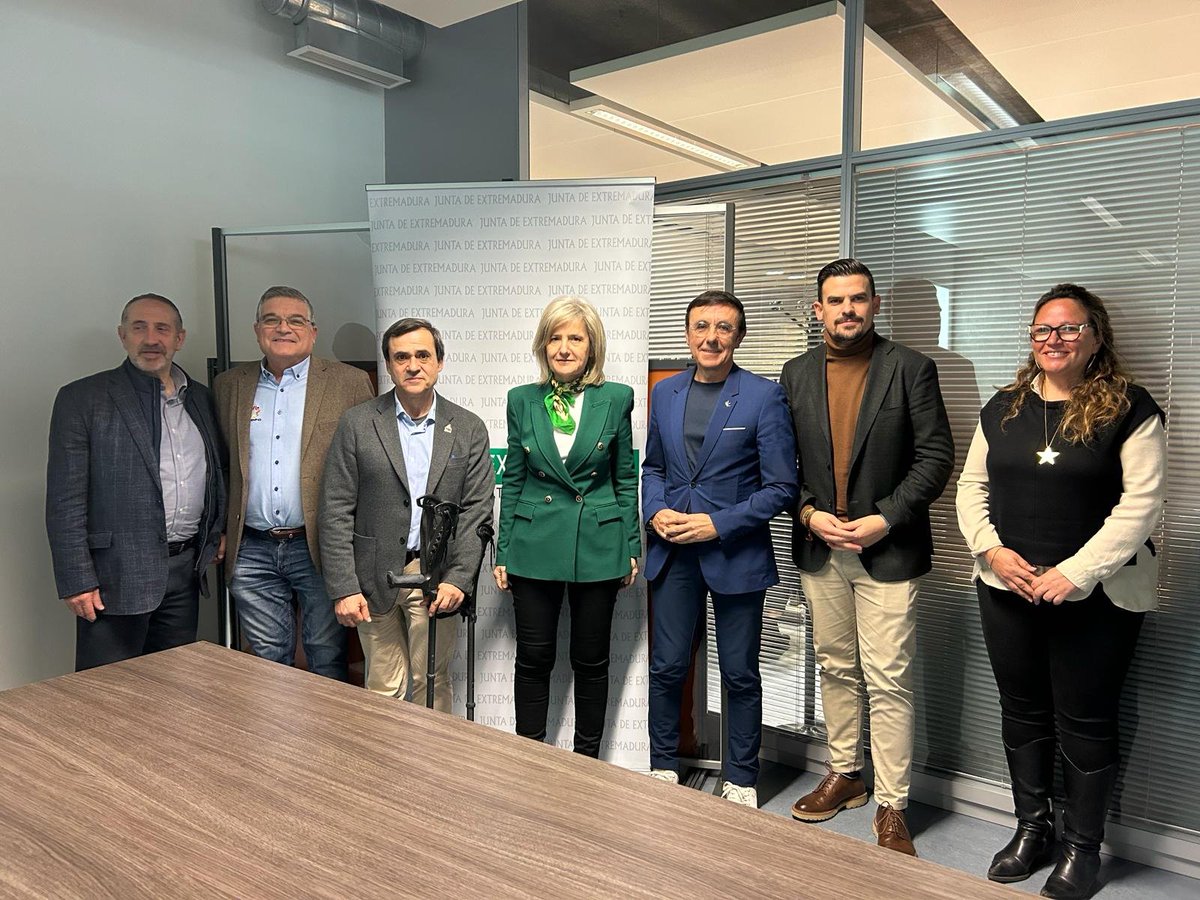 El Ejecutivo creará un nuevo calendario de pruebas deportivas en las que participen conjuntamente personas con y sin discapacidad.

👉 La Junta de Extremadura se posiciona a la vanguardia en las políticas de inclusión en el deporte.

🔗juntaex.es/w/la-junta-imp…