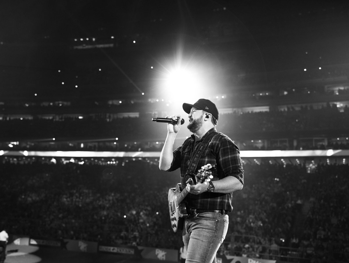 Luke Bryan tweet media