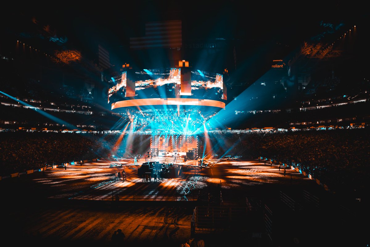 Luke Bryan tweet media