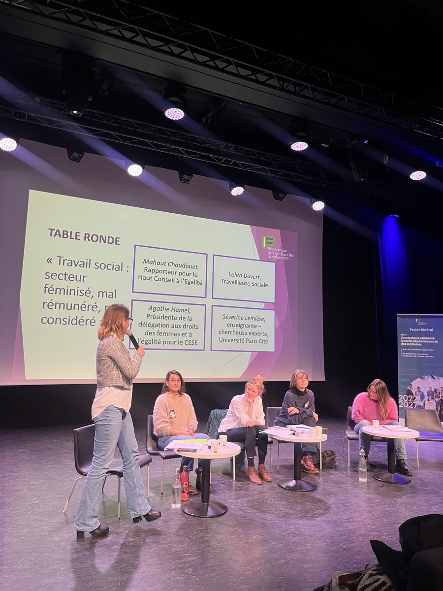 Dernière table ronde 'Travail social : secteur féminisé, mal rémunéré, mal considéré' avec #MahautChaudouet @HCEfh #AgatheHamel @lecese #LolitaDuvert #TravailleuseSociale #SéverineLemière @univ_paris_cite