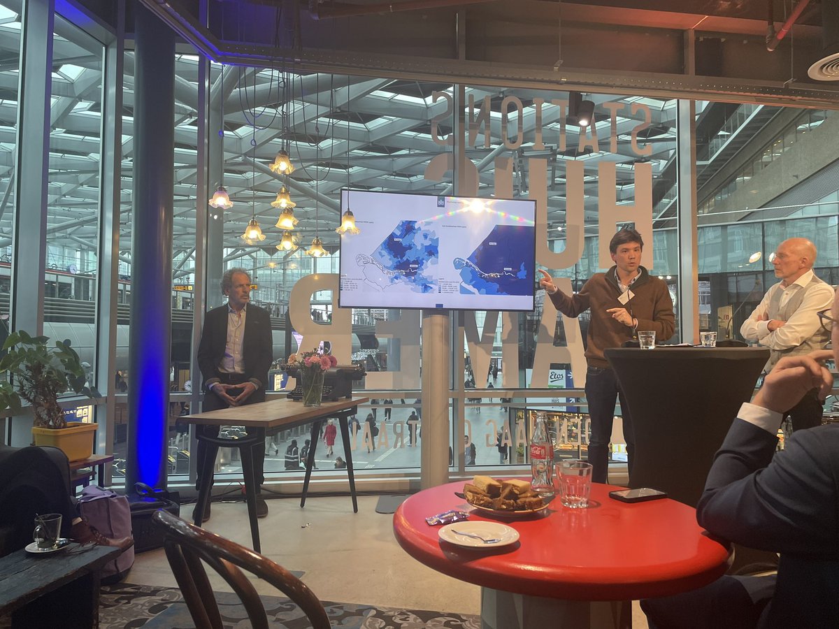 Den Haag CS prachtlocatie voor  #metropoolcafé. Zijn banen en voorzieningen in de
<a href="/Metropoolregio/">MRDH</a> goed bereikbaar? Jeroen Bastiaanssen, onderzoeker Planbureau <a href="/Leefomgeving/">PBL</a> over eerste resultaten van nieuw PBL-onderzoek.