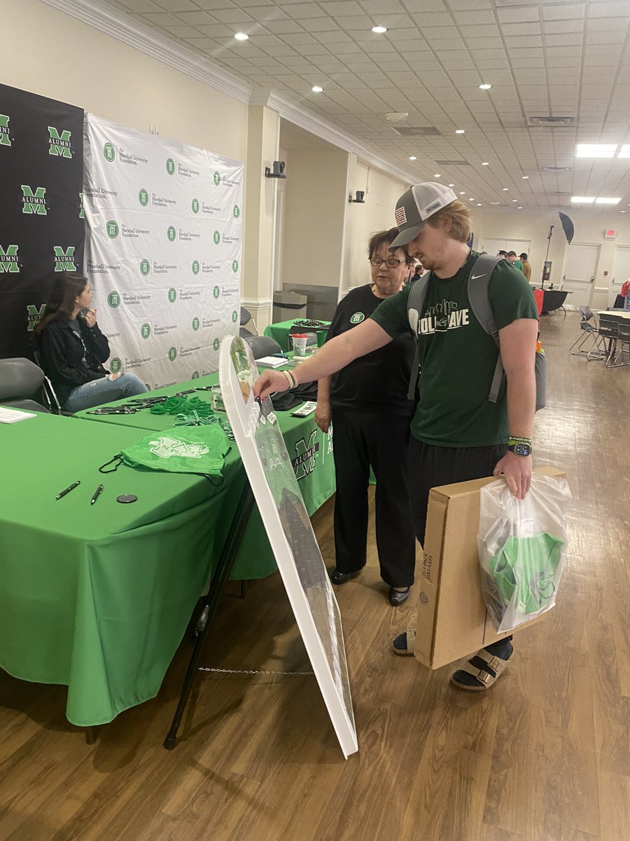 We are in the Memorial Student Center today and tomorrow welcoming the newest alumni to the Alumni Association at Countdown to Commencement. 

#HerdAlum #ForMarshallU