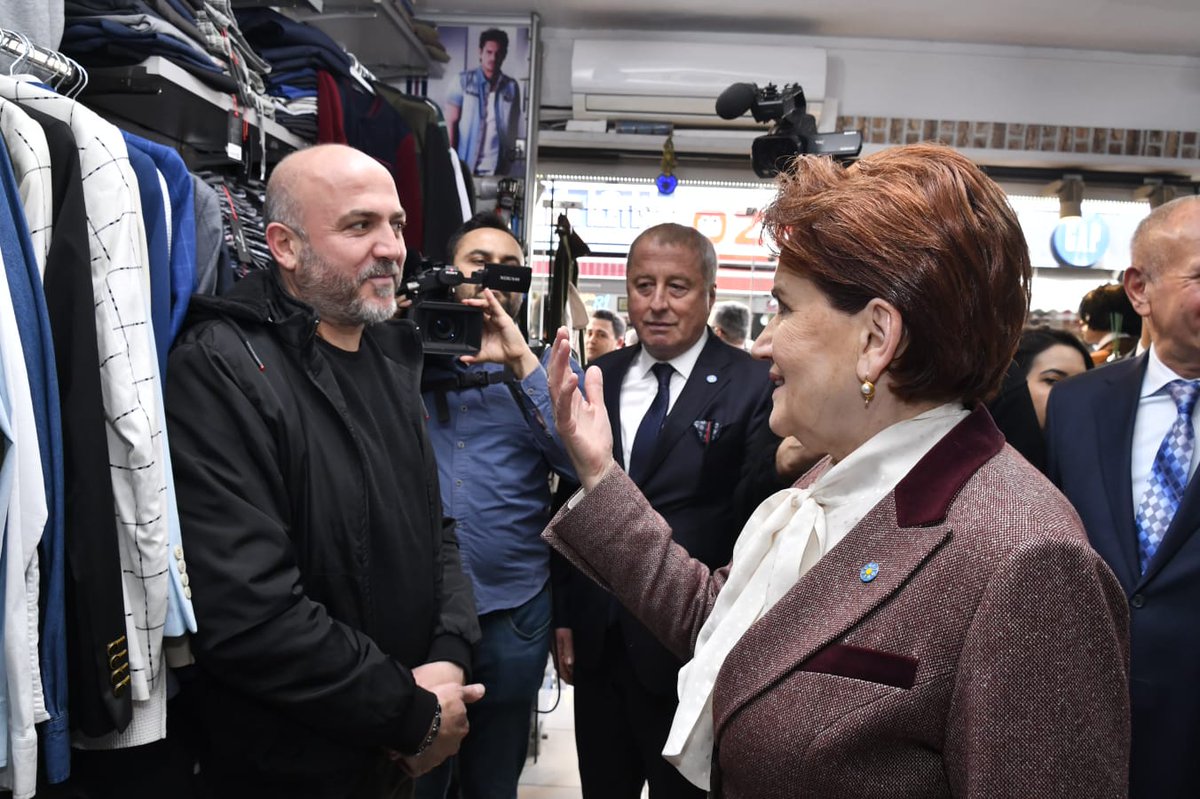 _hakanolgun's tweet photo. Genel Başkanımız Sayın Meral Akşener ile birlikte bugün Düzce'deyiz.

Düzceli vatandaşlarımızdan, milletin önüne atılan tüm taşları birer birer kaldırmak ve siyasette hakkıyla rekabetin önünü açmak için güç istedik, söz aldık.

Milletimizi hakkı olan siyaset anlayışıyla yeniden buluşturmanın bizde sözünü veriyoruz..!
