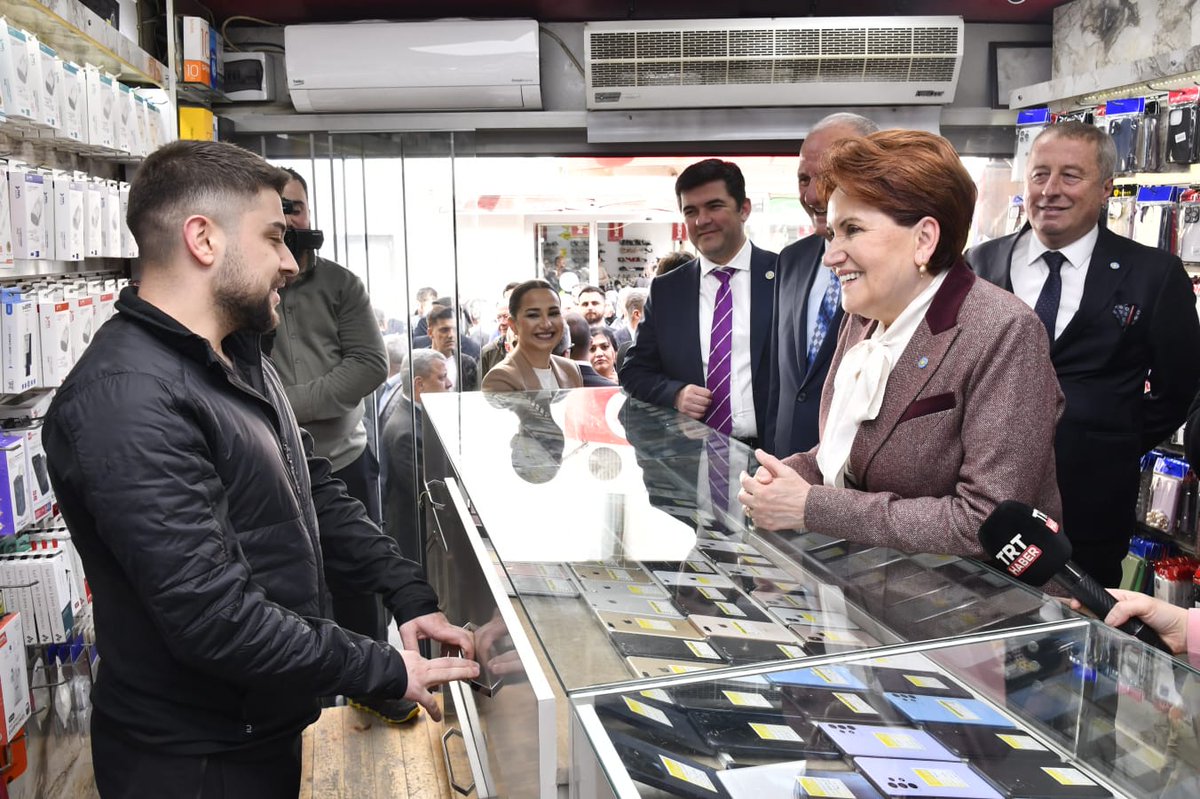 Genel Başkanımız Sayın Meral Akşener ile birlikte bugün Düzce'deyiz.

Düzceli vatandaşlarımızdan, milletin önüne atılan tüm taşları birer birer kaldırmak ve siyasette hakkıyla rekabetin önünü açmak için güç istedik, söz aldık.

Milletimizi hakkı olan siyaset anlayışıyla yeniden