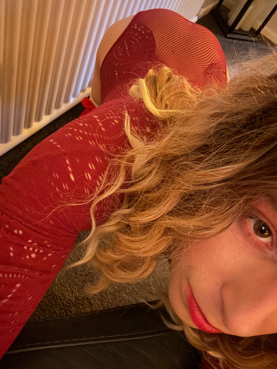 JennyCrossXXX's tweet photo. Time is running out…. 
Join me for some naughty fun 😈
60% off ends tomorrow!

https://t.co/mjNTbcVgRy

#onlyfans_girl #Trans #lgbt https://t.co/6Raad9Sv7D