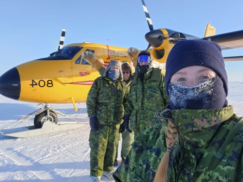 RCAFOperations's tweet photo. #DYK that a #RCAF CC-138 Twin Otter has been transporting supplies and personnel in and out of austere locations on sea ice for Op #IceCamp 2024, a 🇺🇸 led operation to test and evaluate operational capabilities in the Arctic. @RCAF_ARC #StrongerTogether https://t.co/4zlBLOZjju