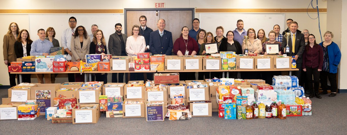 3,400lbs of food!

That is how much <a href="/nysdmv/">NYS DMV</a> collected during this year’s Dr. King Statewide Food Drive.

With *ALL* donations collected by agencies like the DMV, the total collected since 2000 is now 737,000 lbs of food.

Thank You to everyone who donated!
empirestateplaza.ny.gov/dr-king-statew…