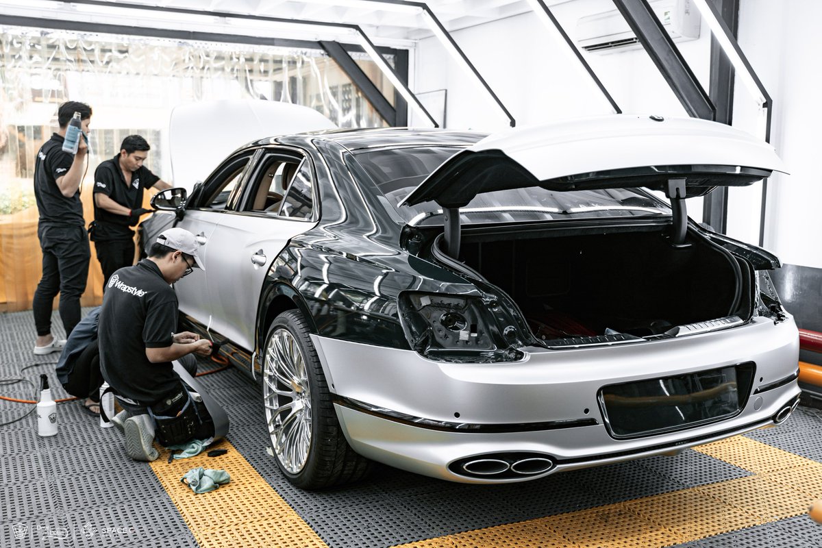 wrapstylevn's tweet photo. Quá trình may đo cắt xẻ bộ cánh bạc cho Bentley Flying Spur
-
#bentleyflyingspur #wrapstylevietnam #wrapstyle https://t.co/C9Pn9itXeh