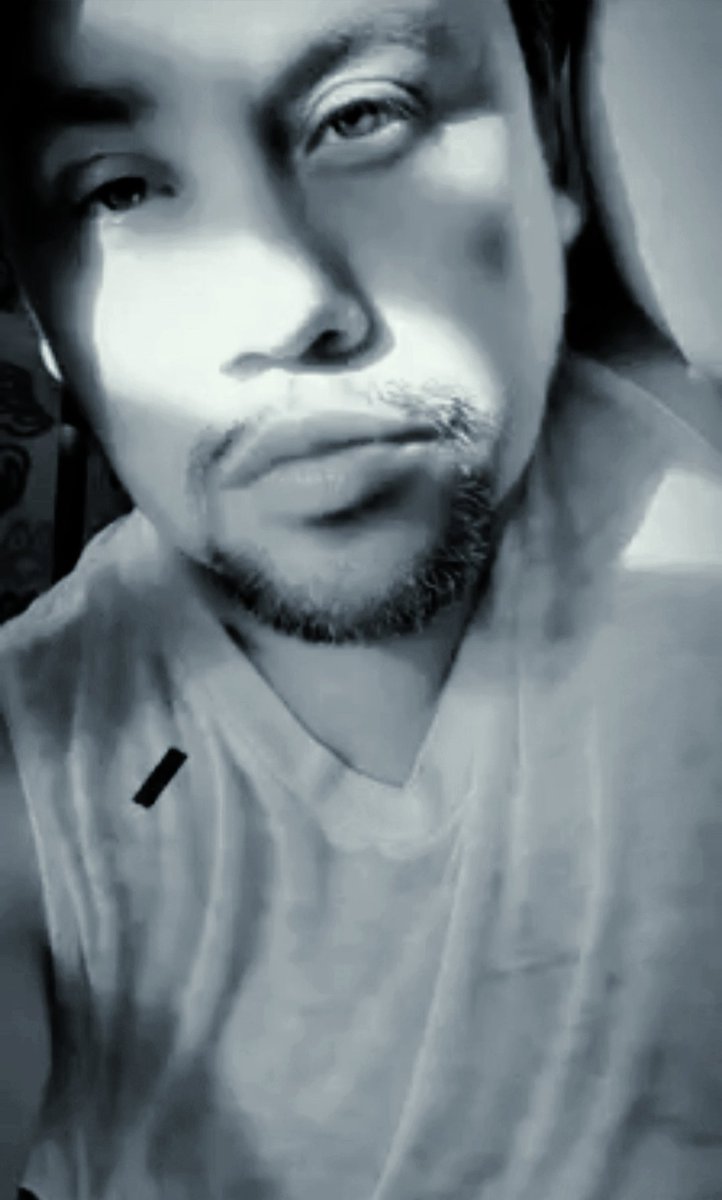 libre_total's tweet photo. @idj_4ever Postea una foto tuya en blanco y negro.

(🤍&amp;🖤) https://t.co/udl5KuMhSv