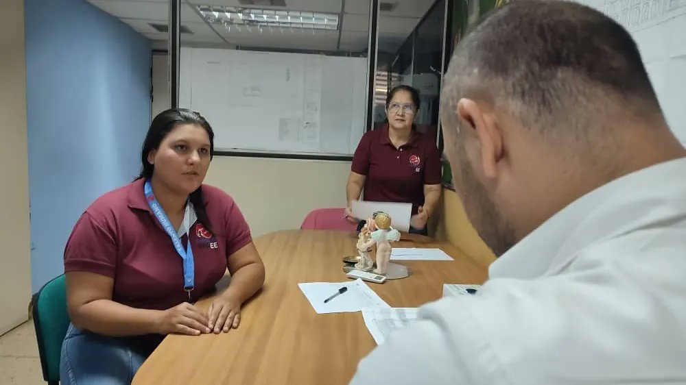 CORPOELECBAR_'s tweet image. Para honrar el Día Internacional de la Mujer, #Asoelec y Fasmee realizaro una Gran Jornada Integral en el estado Barinas, donde desarrollaron actividades para reconocer la importancia de la energía femenina en el sector eléctrico. 
#VenezuelaMujer