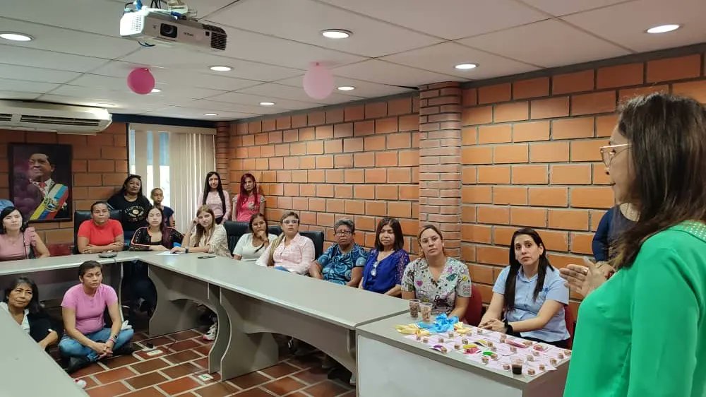 CORPOELECBAR_'s tweet image. Para honrar el Día Internacional de la Mujer, #Asoelec y Fasmee realizaro una Gran Jornada Integral en el estado Barinas, donde desarrollaron actividades para reconocer la importancia de la energía femenina en el sector eléctrico. 
#VenezuelaMujer