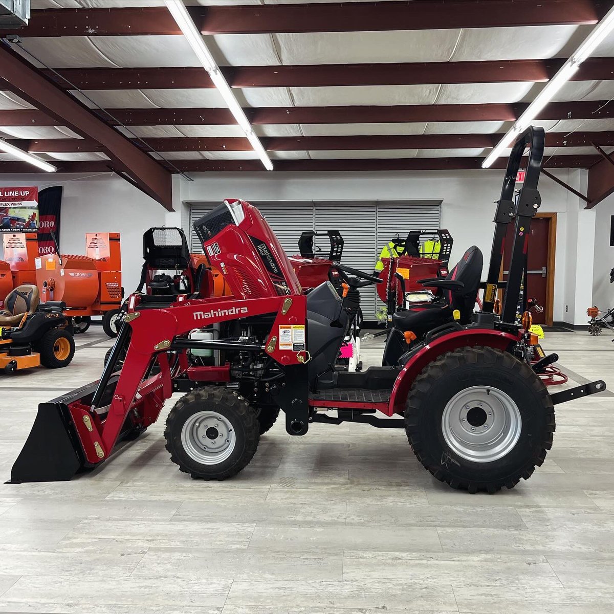 ThompsonRental's tweet photo. Get 0% for 84 months with approved credit on the Mahindra 26 XLT ➡️ 877 S Lake Dr. Lexington, SC 📞 803.736.7268, press 3
.
.
#lexingtonsc #mahindradealer #mahindratractors #tractordealer #southcarolina #columbiasc #scsmallbusiness #shoplocal #supportlocal https://t.co/HLIUW0Xc3f
