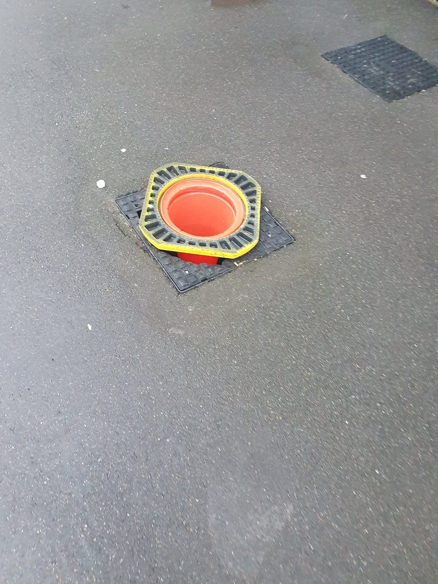 IainRayner1's tweet photo. @AshfordCouncil @KentHighways @KentPoliceAsh I walked past the hole again today, it's still there and still looking dangerous.@AshfordCouncil https://t.co/I517ghhjGs
